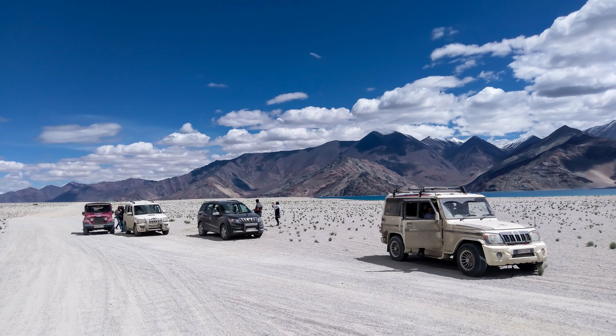 delhi to ladakh road trip distance